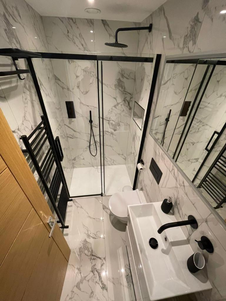 Two Bedroom Apartment - London Londres Exterior foto